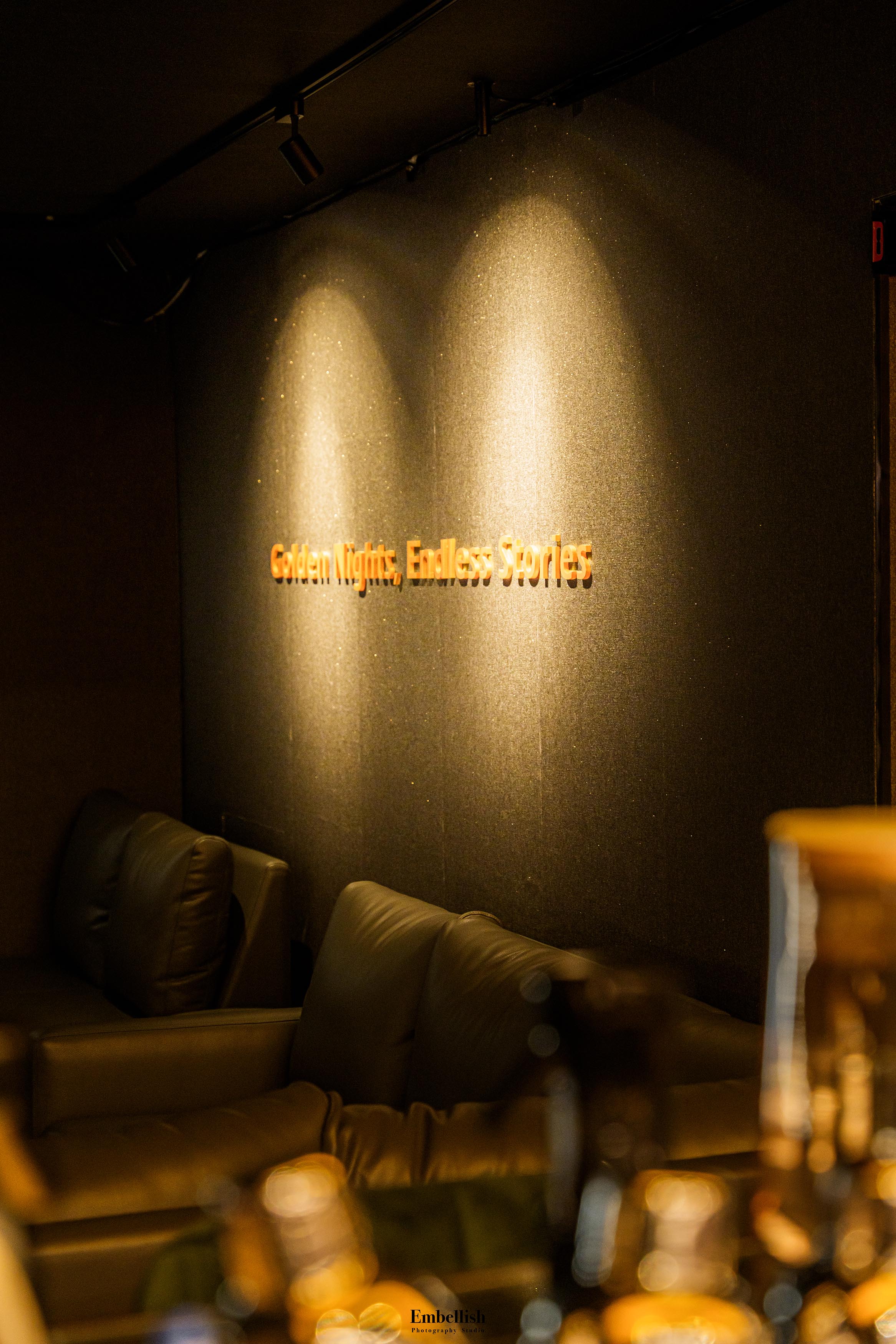 空間細節|立體字與聚光燈
